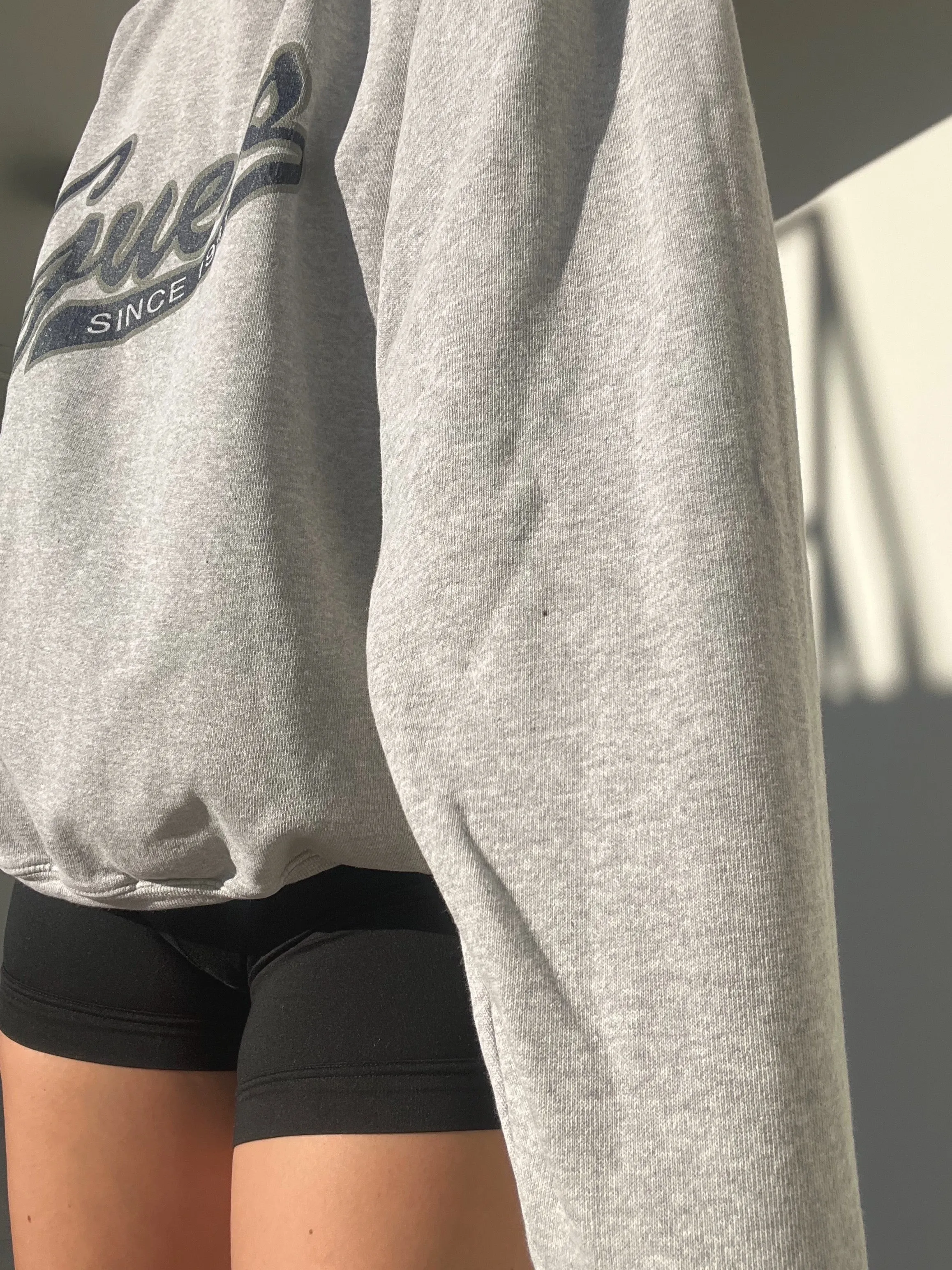 90's Gray Guess Crewneck (S-L)