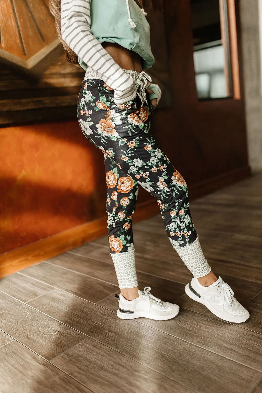 Ampersand Avenue Triple Stretch Joggers - Love Like Wildflowers