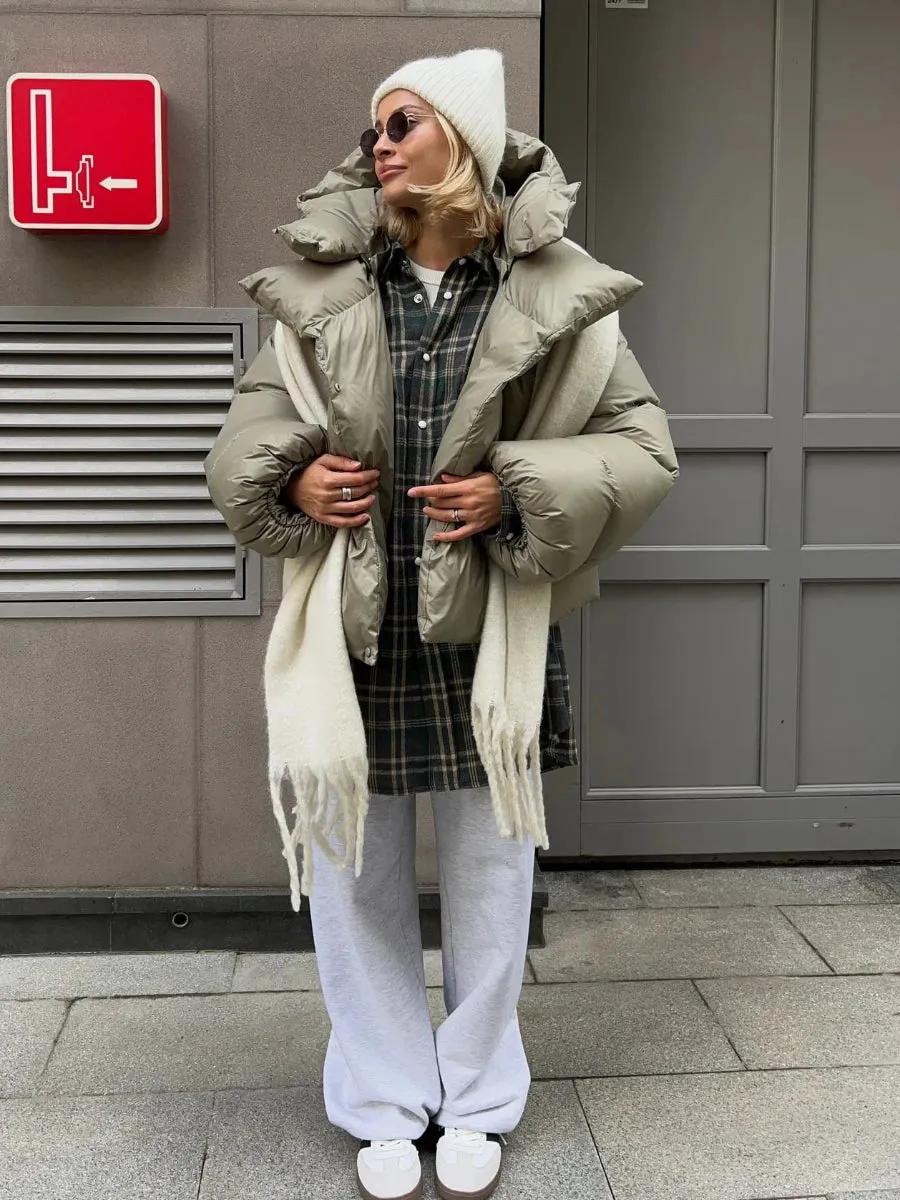 Hooded Inflated Puffer Jacket for Outdoor Winter Events