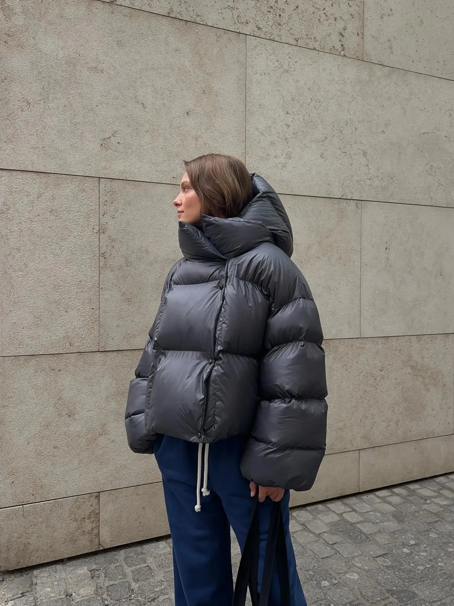 Hooded Inflated Puffer Jacket for Outdoor Winter Events
