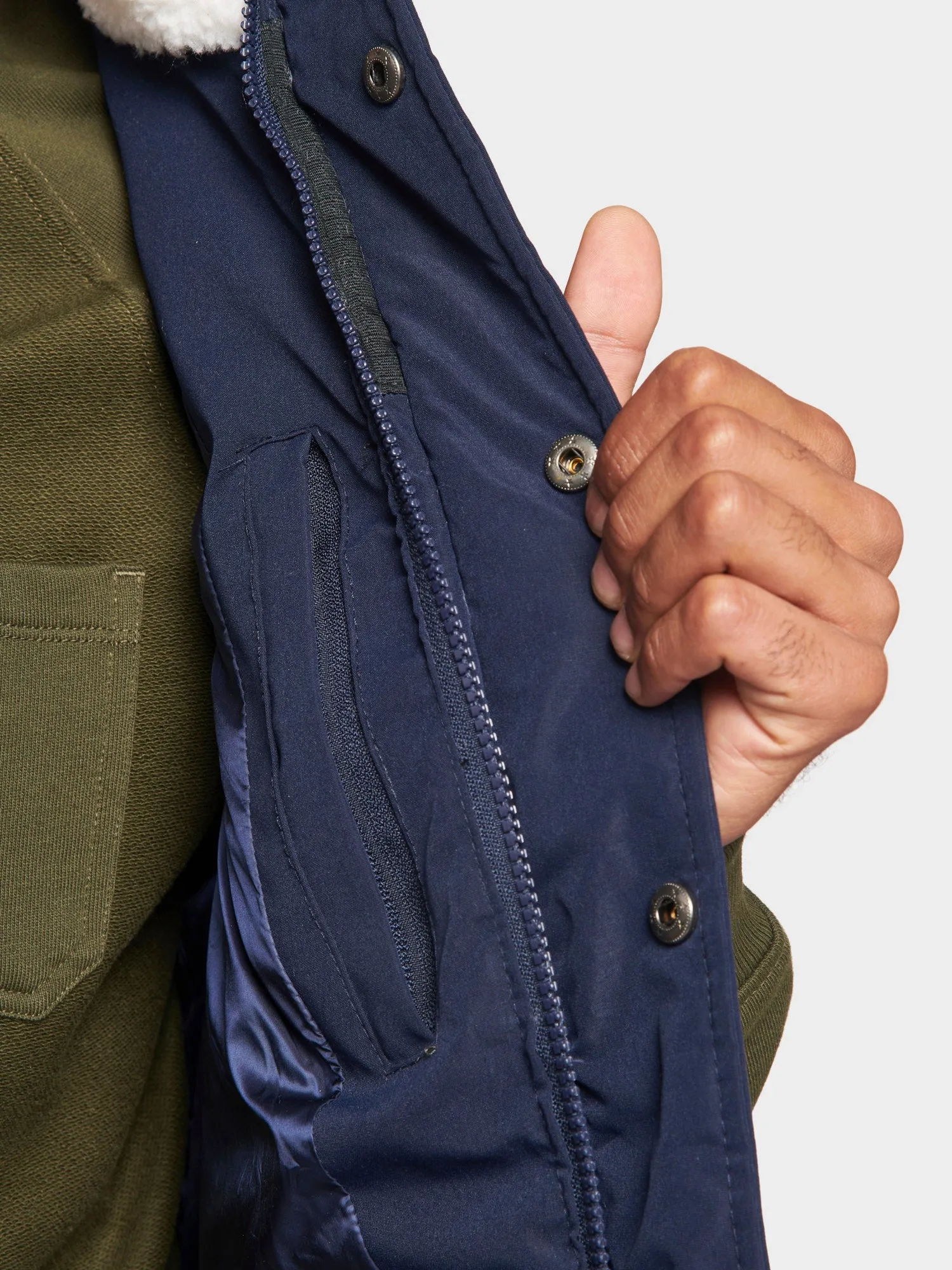 P Bear Cut   Sew Funnel Neck Puffer Vest in Navy Blue